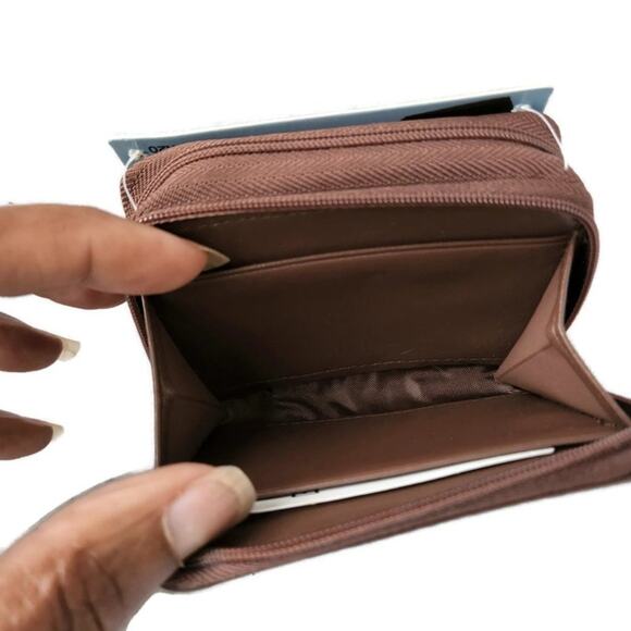 Buxton Brown Genuine Leather Expandable Card Case - Picture 5 of 8